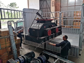 2PG800*600对辊深夜在线免费观看发往重庆_破碎鹅卵石