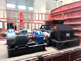 2PG86型弹簧式对辊深夜黄色福利设备发往浙江