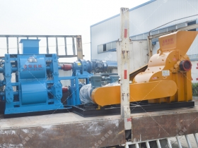 四辊深夜在线免费观看和双级粉碎机发往内蒙古破碎煤炭