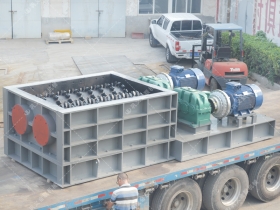 2PLF80/200强力分级双齿辊深夜在线免费观看发往山东淄博破碎煤炭