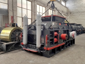 大型2PG1510半自动液压对辊深夜在线免费观看发往内蒙古