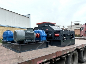 直连式对辊深夜在线免费观看发货 中小型破碎设备发往河南