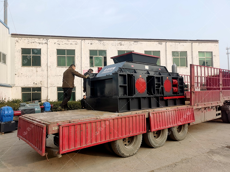 建筑用砂配置的液压对辊深夜黄色福利多少钱一台？