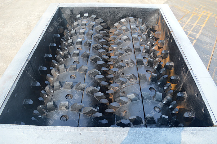 强力双齿辊深夜在线免费观看,分级齿辊式深夜在线免费观看厂家,大石头深夜在线免费观看价格