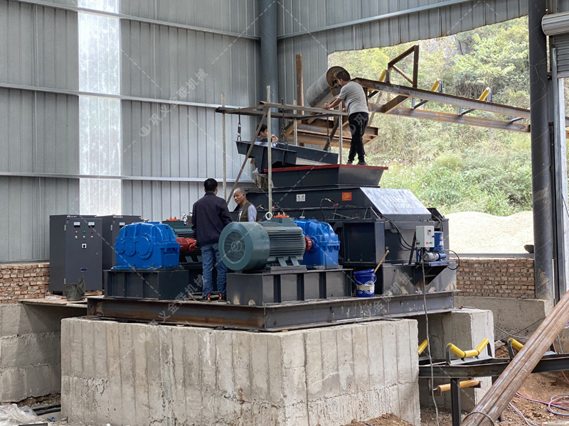 解决对辊深夜在线免费观看运转过程中轴承温度过高的方法