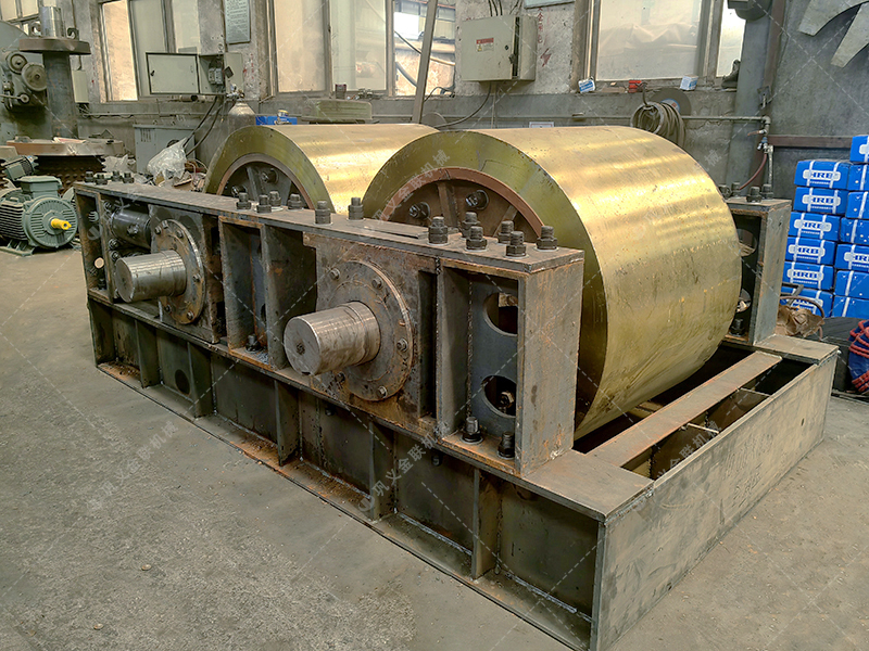 硅矿石对辊深夜黄色福利：180吨/时高效能，如何选择实力厂家是关键