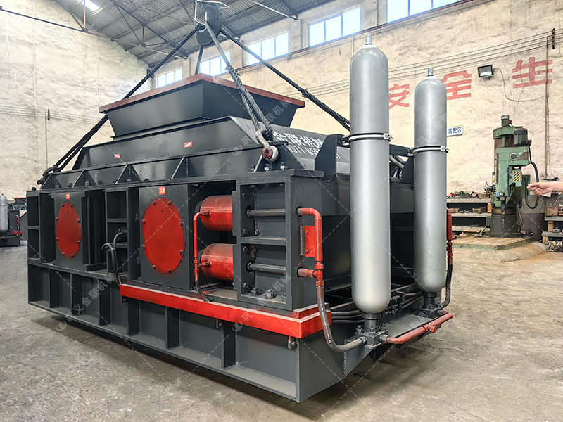 时产100吨和200吨的石灰石生产线，选择的液压对辊深夜黄色福利有何不同？